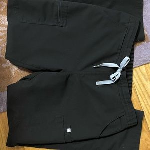 Figs Kade Cargo Scrub Pants size medium